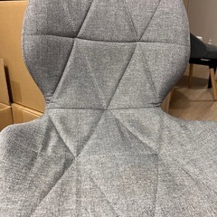 キャスター付きオフィスチェアの画像
