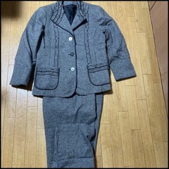 レディース　スーツ