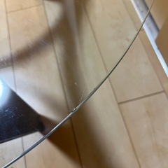 丸型 ガラスローテーブルの画像