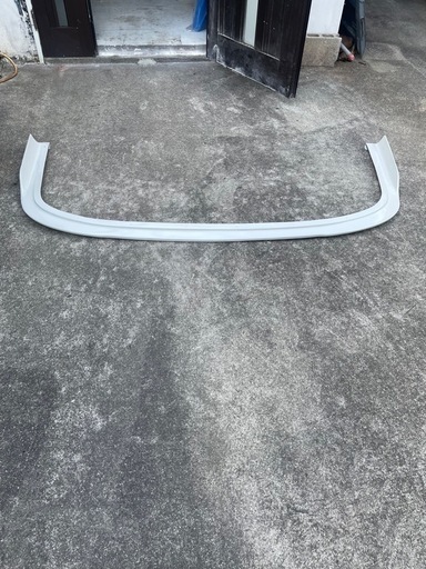 ハイエースワイド4型以降
レガンススポイラー用フリッパー　トヨタ純正パール070塗装済未使用