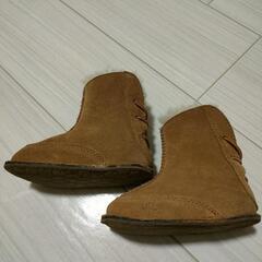 UGGムートンベビーブーツの画像