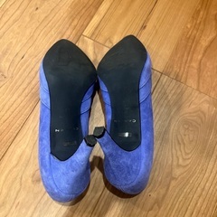 【CARVEN】スエードパンプスの画像