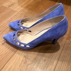 【CARVEN】スエードパンプスの画像