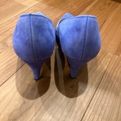 【CARVEN】スエードパンプスの画像