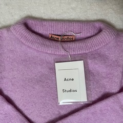 新品•未使用品✨ Acne Studios ラベンダー クルーネックセーターの画像