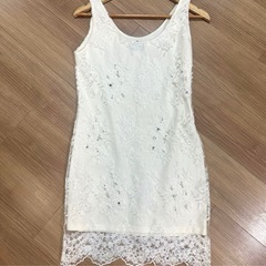 ノースリーブ　レースワンピース