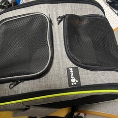 ほぼ新品 ペットキャリーケース　と　ペットキャリーリュック バラ売りなしの画像
