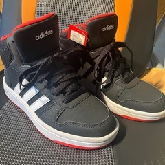 未使用　adidas スニーカー