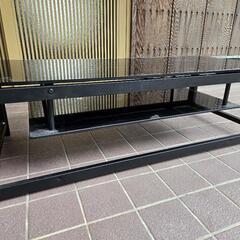 ガラスのローテーブルの画像