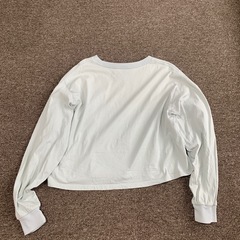 GU ジーユー　コラボ　サンリオ　シナモンロール　シナモロール　長袖　Tシャツの画像