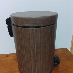 ペダルペール　足ふみ式ゴミ箱　円柱型