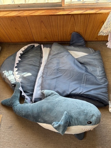 サメぬいぐるみ寝袋 (たい) 掛川のおもちゃ《ぬいぐるみ》の中古