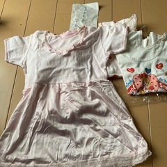 100〜110㎝女の子用半袖シャツ、キャミなど5点の画像