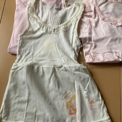 100〜110㎝女の子用半袖シャツ、キャミなど5点の画像