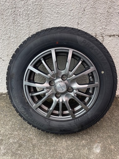 冬タイヤ　ヨコハマ  スタッドレス175/65 R14 アルミ付
