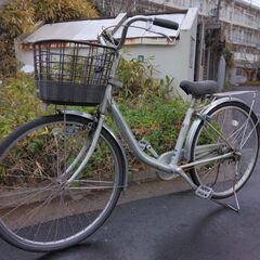 ２６インチのママチャリです。後タイヤ新品、内装３段ギア付です。