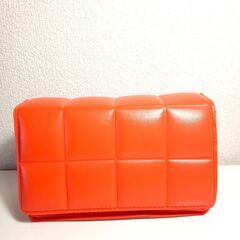 キルティングクロスボディバッグ　高級感♪　カラー：オレンジの画像