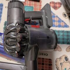 値下げ！ダイソン　Dyson DC61 ハンディクリーナー 　掃除機の画像