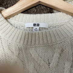 UNIQLO セーターの画像