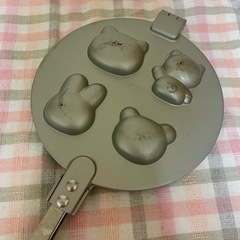 ☆お譲り先が決まりました！中古！キティちゃん焼き型の画像