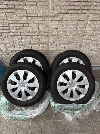 トヨタ　アクア　スタッドレス