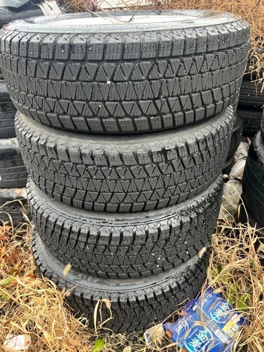 225/65R17スタッドレスタイヤアルミ付き