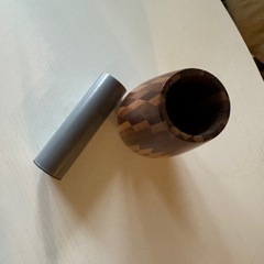 寄木細工の小ぶりな一輪挿しの画像