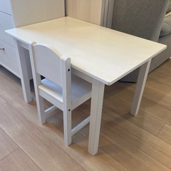 【受渡予定者決定】IKEA キッズテーブル＆チェアの画像