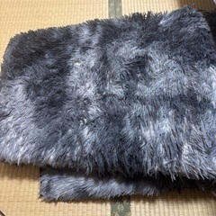 中古の床用カーペットを販売します