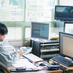 ▼正社員：生コンクリート工場の配車マン▼魅力的な年間休日１２０日！！充実すぎる福利厚生！！管理職を目指したい方応援！転勤なしでずっと同じ場所で働ける◎の画像