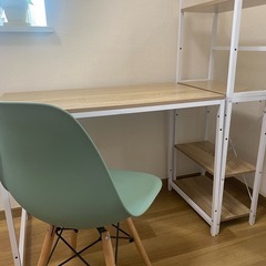 【ほぼ新品】分解可能なデスク(※椅子もお付けできます)の画像