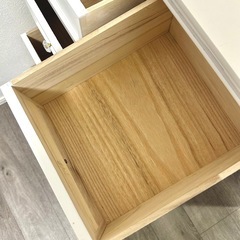ホワイトチェストの画像