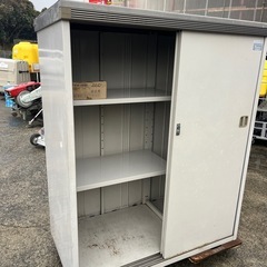 ☆中古品イナバ物置スリムマンMG-09c型 2枚扉幅135cm 奥行71cm