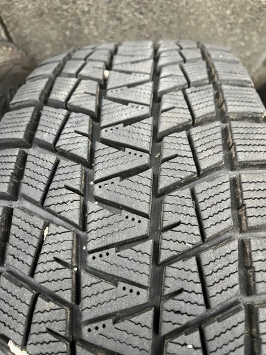 215 65 16バリ山スタッドレスホイール付き
4本