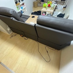 USBポート付き三人掛け電動ソファーの画像