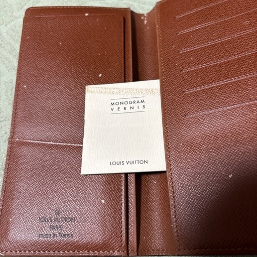 VUITTON財布