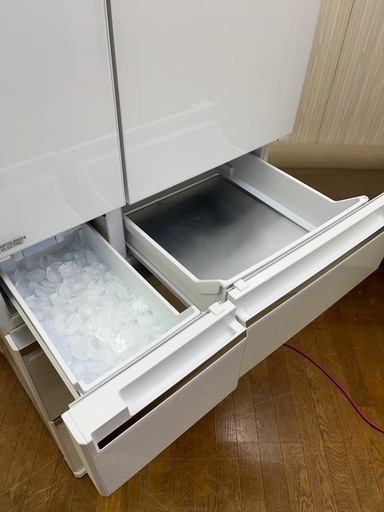 大容量700L!! MITSUBISHI 6ドア冷蔵庫 MR-WX71Z-W1 2016年