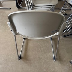 残り10脚　美品　重なる椅子　食堂や事務所でいかがでしょうかの画像