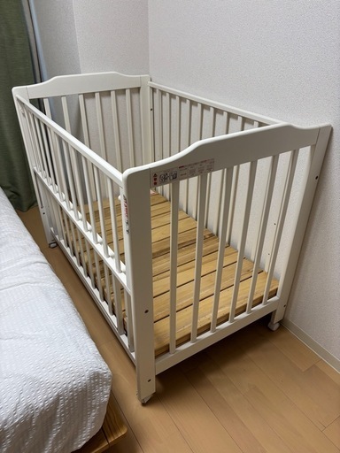 KATOJI ベビーベッド　ホワイト(専用マット、マットカバー付き)