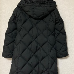 お値下げしました！美品　UNIQLO レディースS(細身の女性〜小6くらい)ダウンコート　ブラックの画像