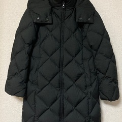 お値下げしました！美品　UNIQLO レディースS(細身の女性〜小6くらい)ダウンコート　ブラックの画像