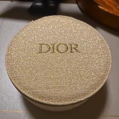 Diorのゴールデンメイクポーチ