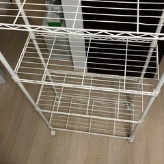 【成約済】ニトリ製　スチールラック(白、3段、キャスター付)の画像