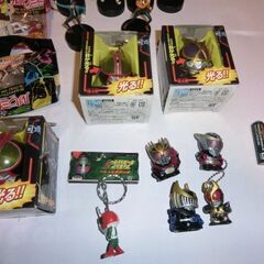 ●ルパン三世フィギュアと仮面ライダーキーホルダー●まとめて2２点（未開封有り、キーホルダーは電池切れ、電池交換不可）単三乾電池比較用、画像参照★お手数おかけしたします、プロフィール必読ですの画像