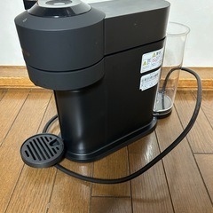 ネスプレッソ　コーヒーメーカー