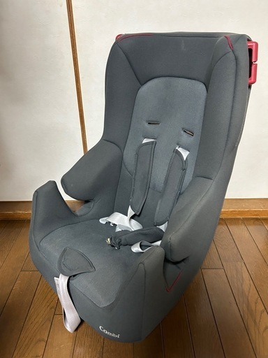 Combi チャイルドシート グレー