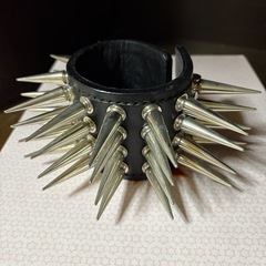 パンク　メタル　トゲトゲ　リストバンド　鋲　スタッズ　ロック　地...