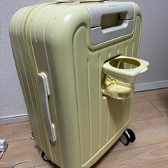 多機能キャリーケース、カバー付きの画像