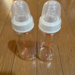 哺乳瓶　
ピジョン　200ml
