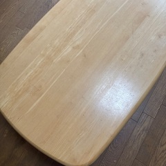 木製テーブル